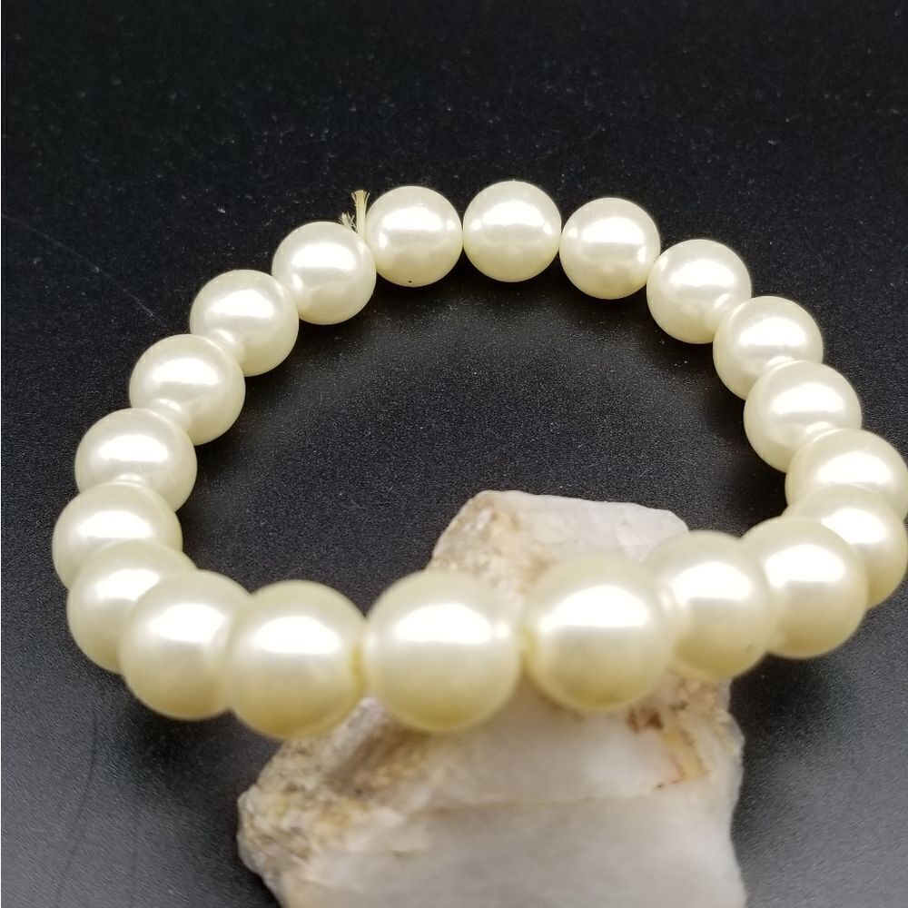 Bridal porcelain white bracelet stretch costume. Elegant! B538